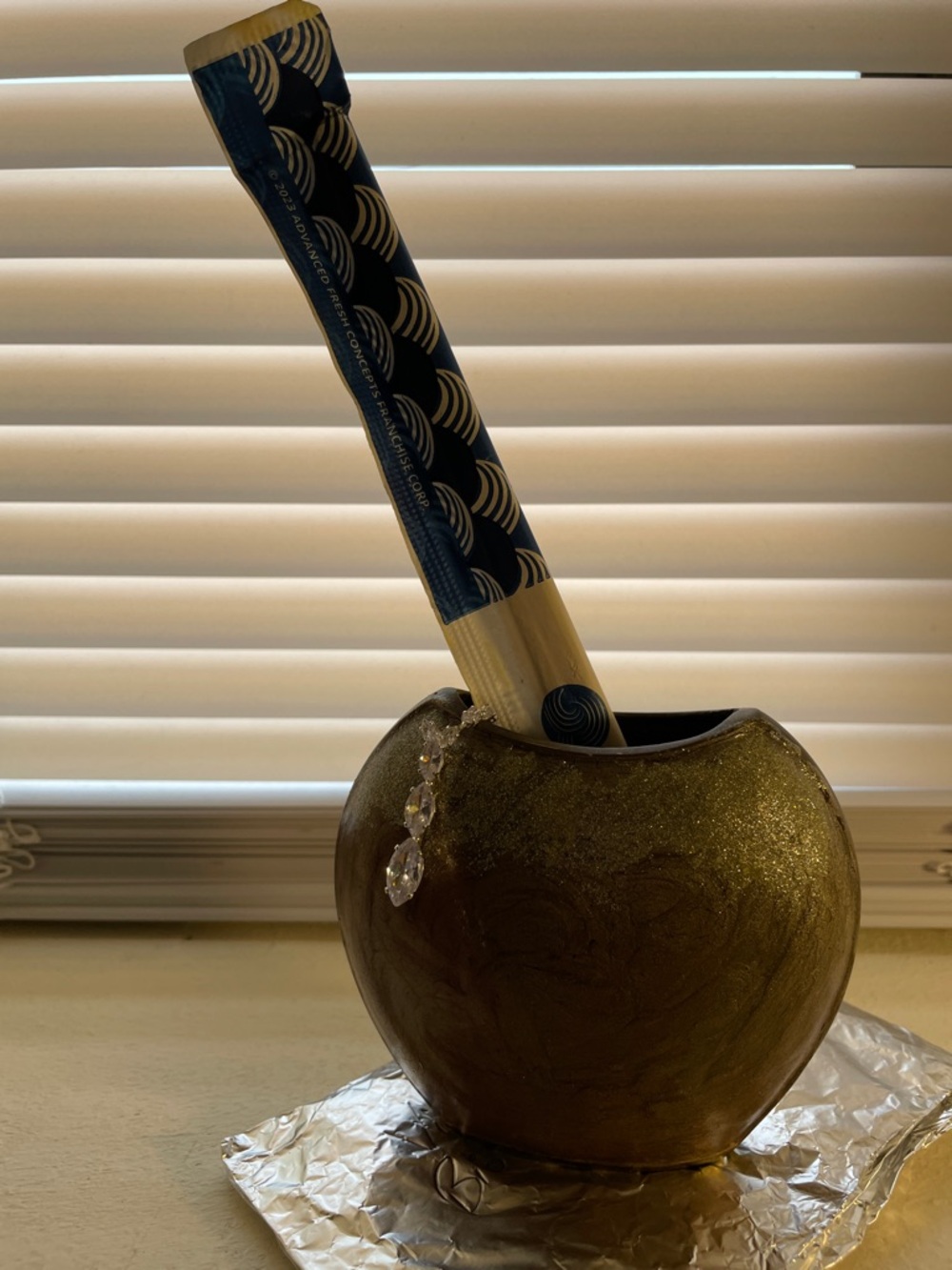 Vintage Metallic Vase - Picture 3 of 6